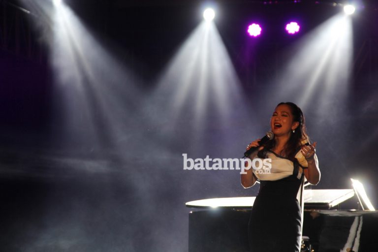 Sheila Majid Hipnotis Penonton Bajafash