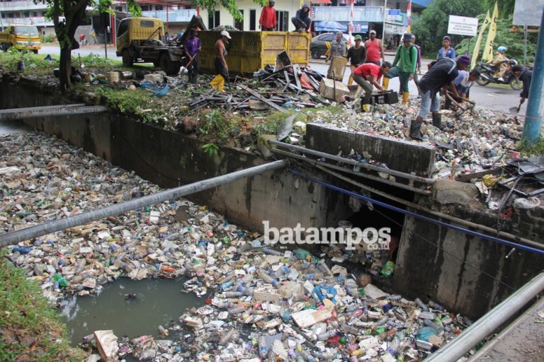Batam Hasilkan 200 Ton Sampah Plastik per Hari