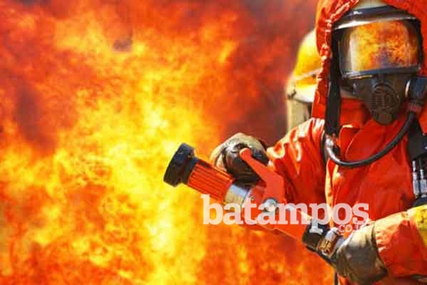 Gedung Perpustakaan SDN 007 Tebing Terbakar