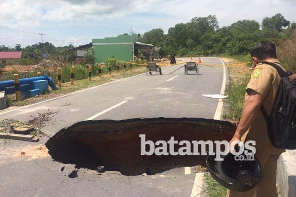 Hindari Jalan Ambles, Tulang Lutut Iswandi Bergeser