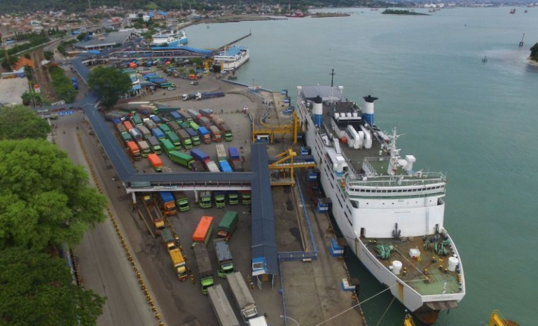 H+2 Pelabuhan Roro Telagapunggur masih Padat