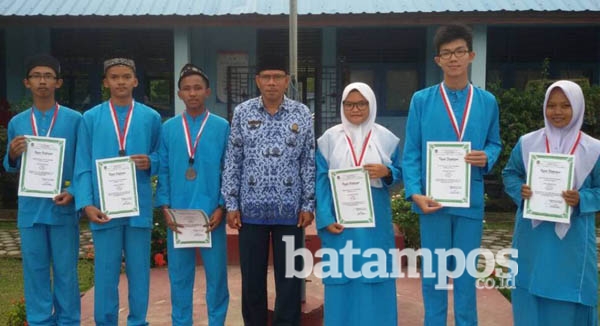 Enam Siswa SMA N 02 Kundur Raih Nilai UN Terbaik