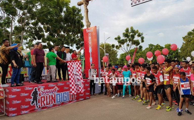 2000-an Runners Ikuti Sunset Rundigity