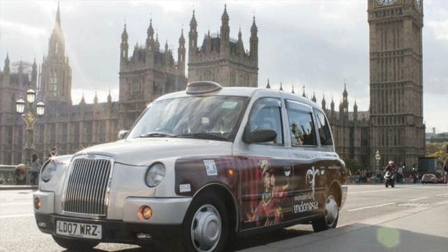 Taksi di Kota Marseille Dihiasi Wonderful Indonesia