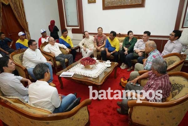 Investor Singapura Kembangkan Pulau Asam