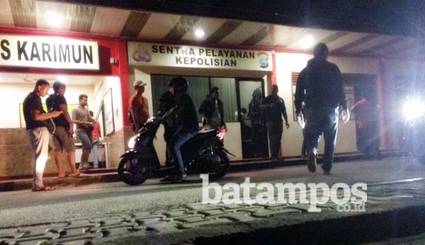 Polisi Tahan Empat Warga