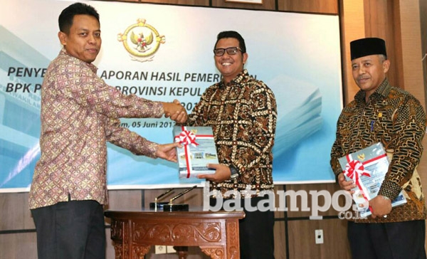 Bupati Bintan Terima Penghargaan WTP