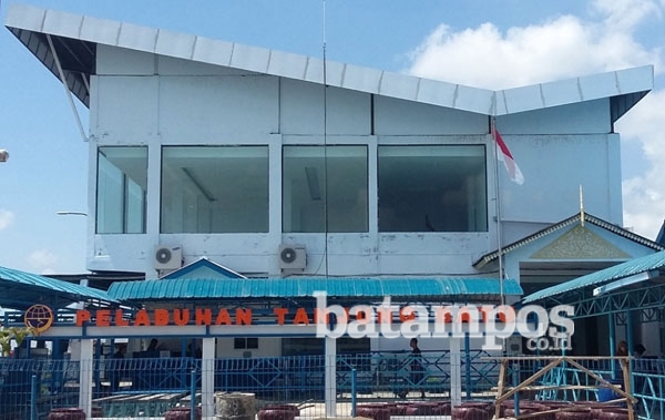 Gubernur Minta Ruang Tunggu Pelabuhan Tanjungbatu Dioperasikan