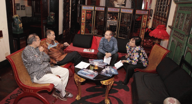 Digitalkan Buku The Magnificent Seven: Indonesia Marine National Park