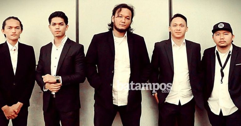 Malam Ini, Grup Band Graziacoustik Tampil Perdana di Sky Light Vanilla Hotel