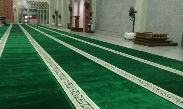 Karpet Berkah Sudah Terbentang di Masjid Raya