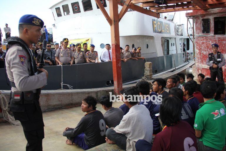 Polda Kepri Tangkap Dua Kapal Asing