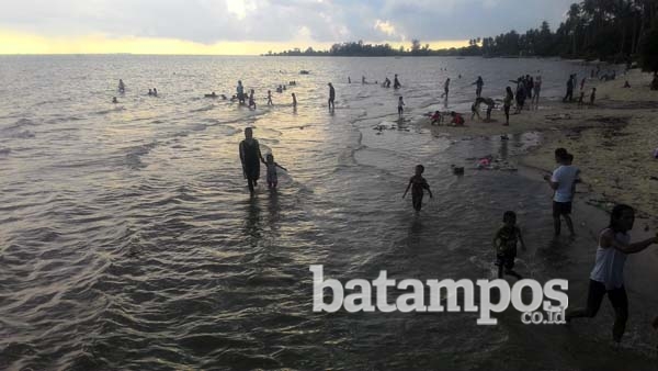 Pantai Tanjung Siambang Diminati Wisatawan Lokal