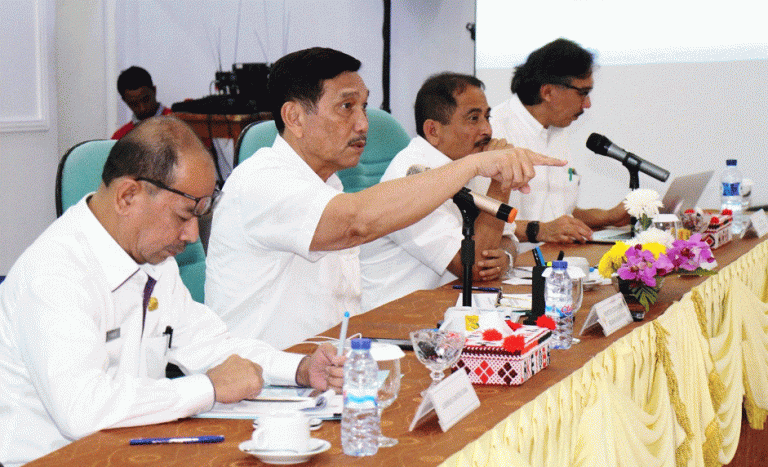 Menko Luhut Ajak Investor Kembangkan Destinasi Wisata Danau Toba