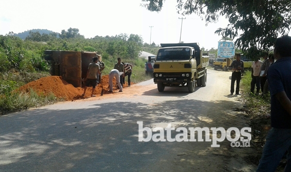 Ban Selip, Truk Terguling