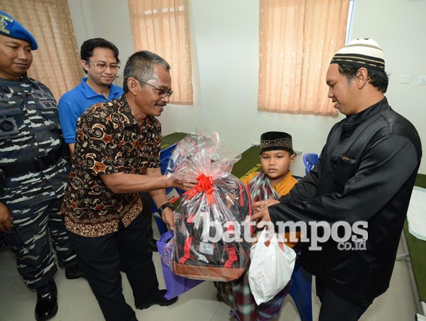 Seratusan Anak Ikut Sunatan Massal