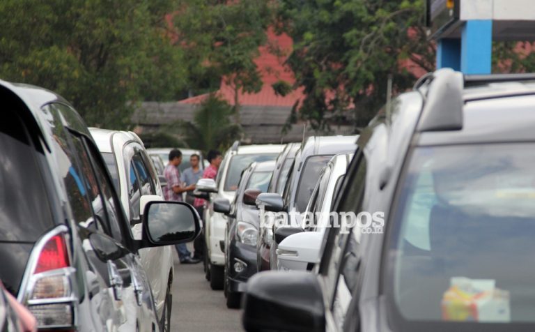 Taksi Online Diminta Urus Izin