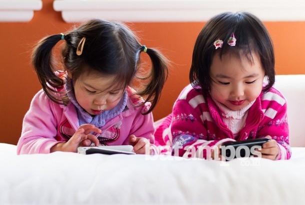 Awasi Penggunaan Gadget pada Anak Secara Ketat