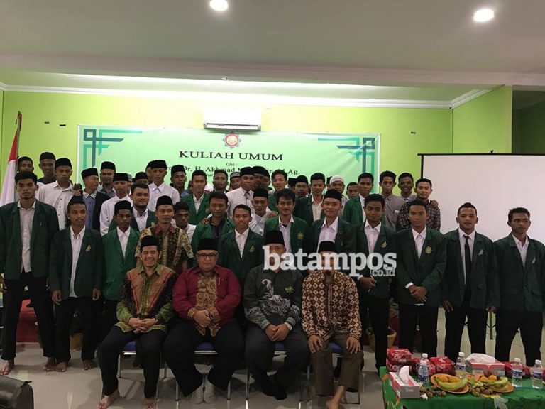 Guru Besar UIN Sultan Syarif Ajak Mahasiswa STIT Hidayatullah Jadi Pelopor Pembangunan Bangsa
