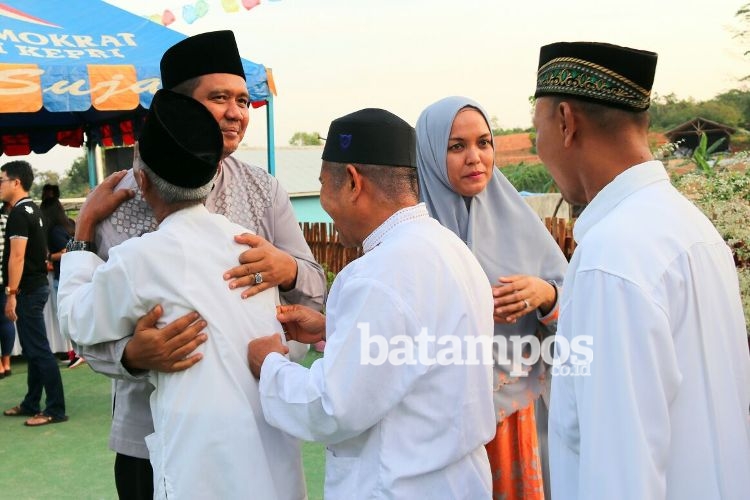 Apri Ajak Masyarakat Tingkatkan Sedekah