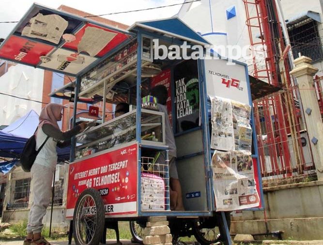 Menyambung Komunikasi, Menyambung Hidup