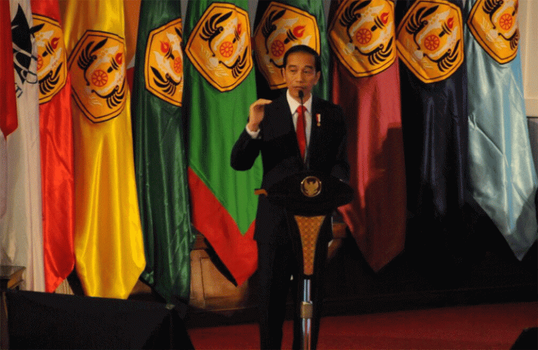 Presiden Jokowi Minta Perguruan Tinggi Buka Fakultas Media Sosial