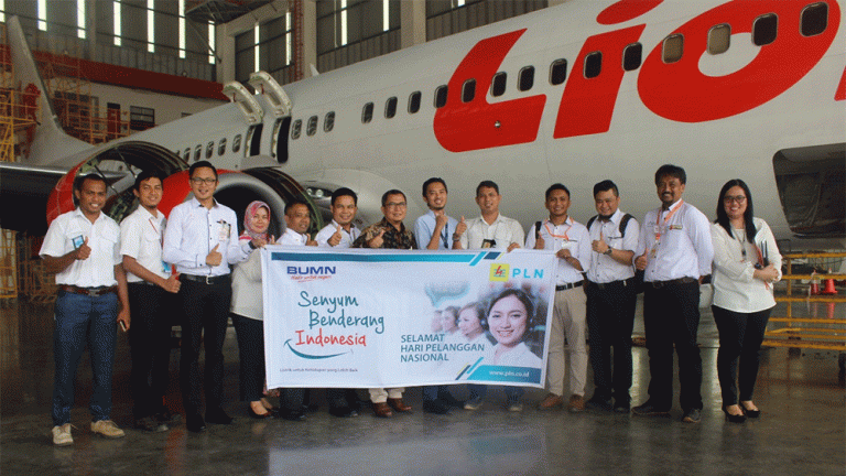 PLN Batam Kunjungi Pelanggan pada Hari Pelanggan