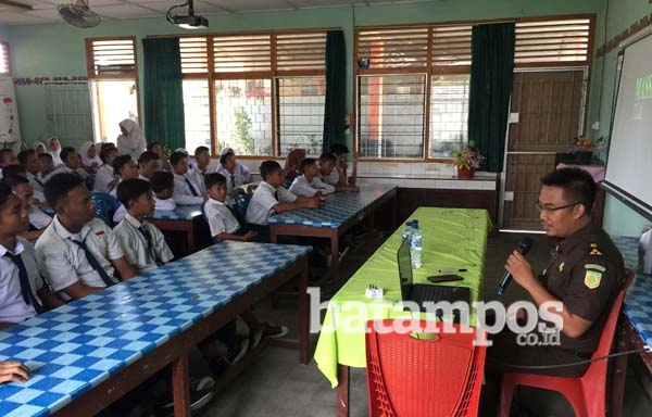 Bentuk Siswa Taat Hukum, Jaksa Kunjungi Sekolah