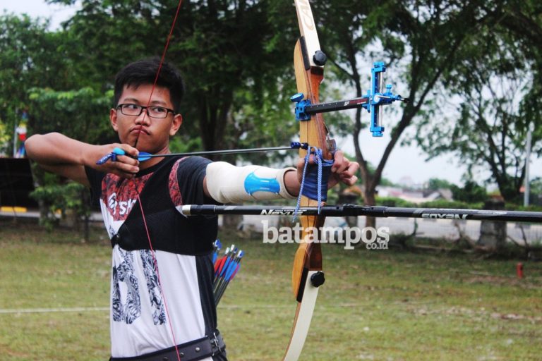 Muhammad Farhan dan Sadad Faisal Faiz Ikuti Kejurnas Panahan
