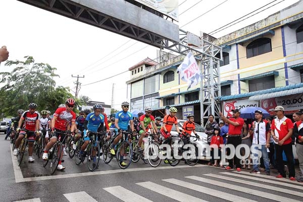 207 Layang-layang Hiasi Langit Bintan