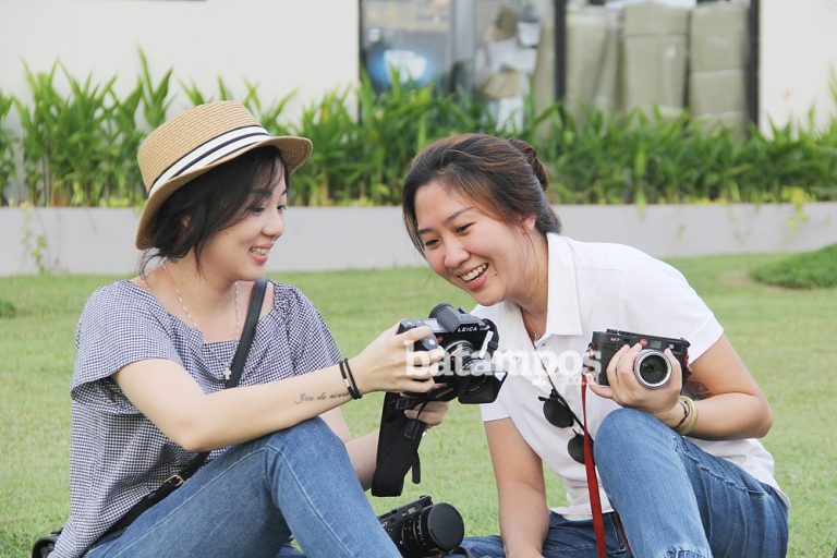 Pesona Mirrorless Menggaet Wanita