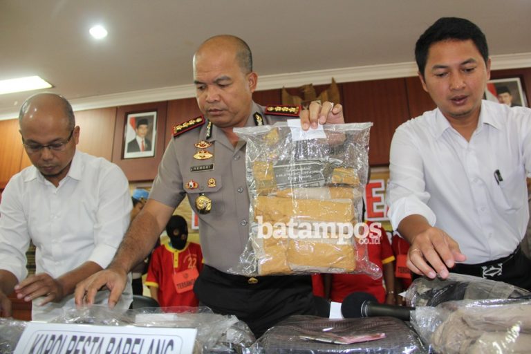 Polisi Ringkus Komplotan Pengedar Ganja
