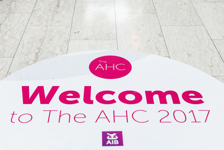 Tawarkan Danau Toba ke Pebisnis di Manchester