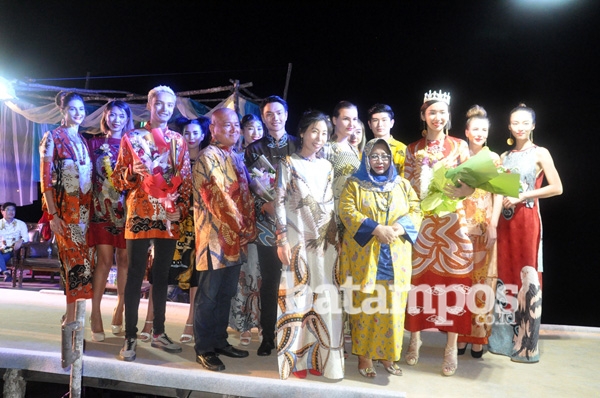 Misel Juara Lomba Batik
