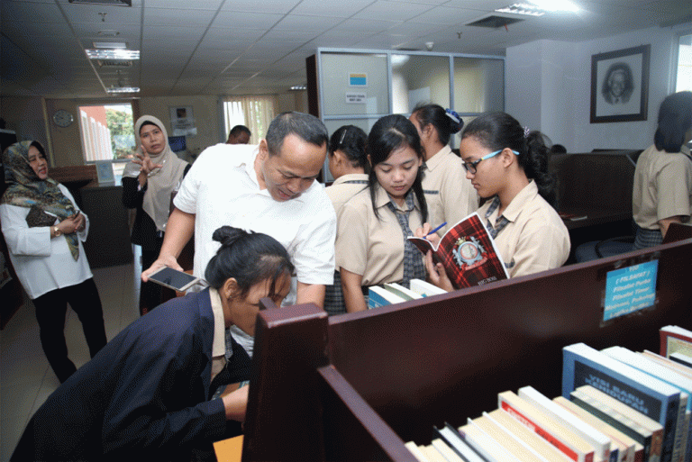 SMK Kolese Tiara Bangsa Berkunjung ke Perpus BP Batam