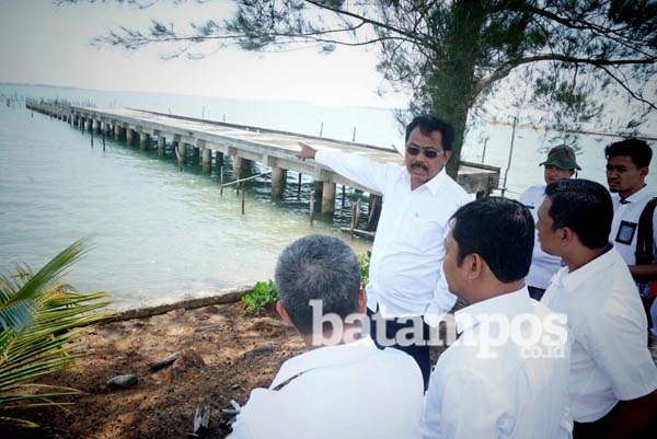 Gubernur Minta Revisi Pembangunan Pelabuhan Roro