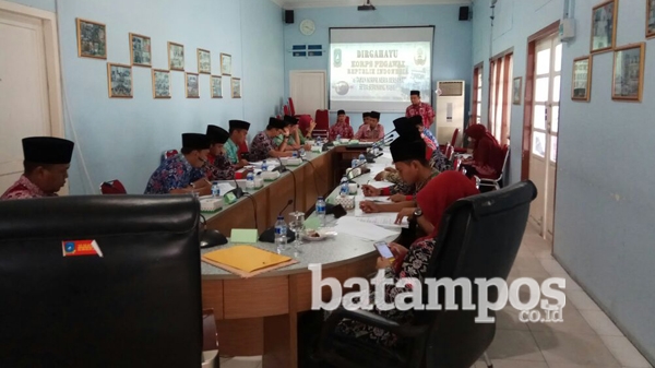 Berkompetisi Meraih Gelar Pegawai Teladan