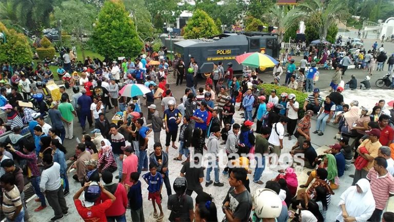 Warga Baloi Kolam Datangi DPRD Batam