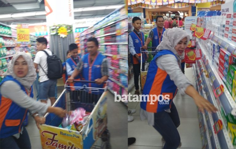 Rasa Capek Terbayarkan dengan Belanjaan Gratis