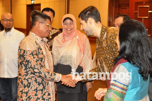 Komitmen Permudah Perizinan