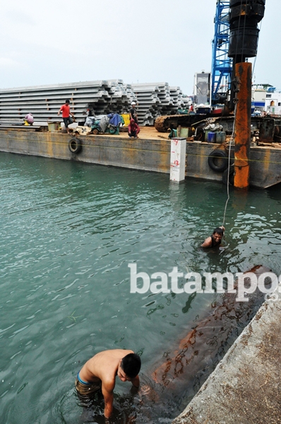 Pekerjaan Pelabuhan Bongkar Muat Tersisa 45 Hari