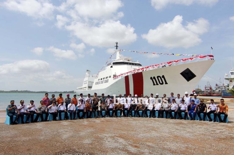 Palindo Marine Serahkan KN Tanjung Datu ke Bakamla
