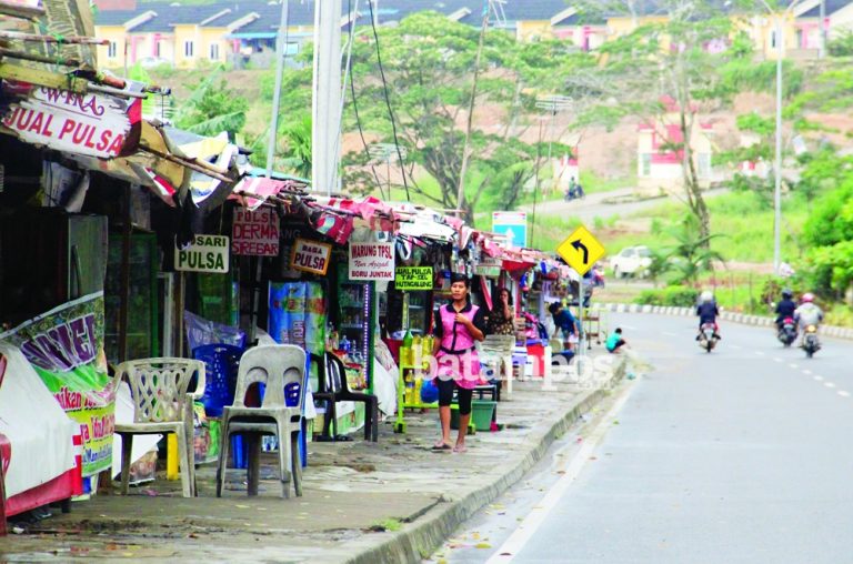Simpang Barelang Rawan Macet Akibat Kios Liar