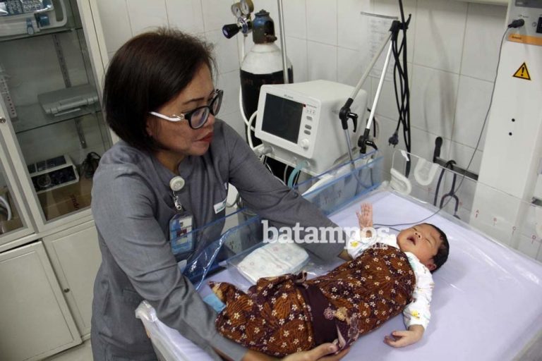 Mencari Ibu Biologis Bayi Rosinta