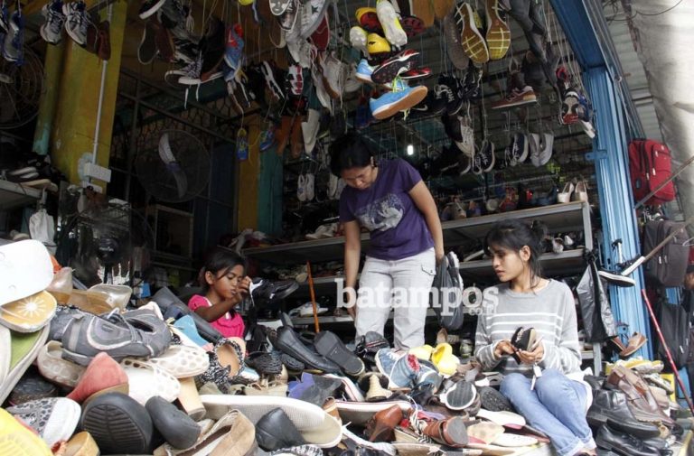 Kios Liar Kian Semakin Banyak di Pasar Seken Aviari