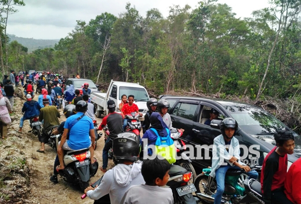 Wisata Alam Bukit Kapur Diserbu Masyarakat