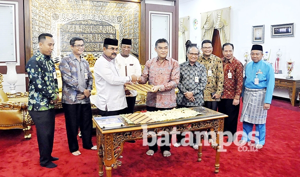 Pemkab Karimun Mou dengan Bank Riau Kepri Mengelola Transaksi Nontunai