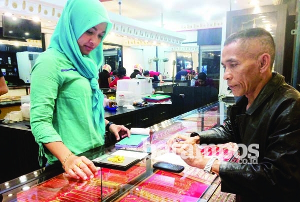 Harga Emas 24 Karat Ditutup Rp 562 Ribu