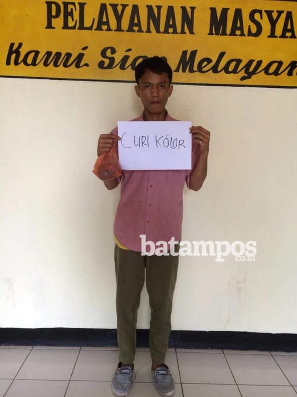 Numpang Kamar Kecil, Sales Kacamata Curi CD