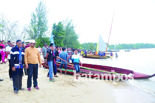 Ranggam Juara Sampan Layar Desa Pongkar